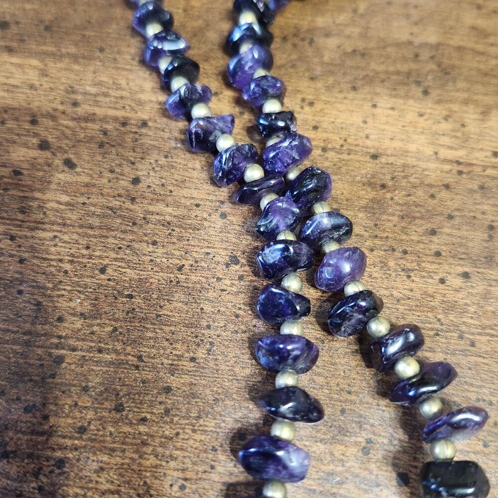 Vintage Amethyst Chip Necklace Purple Gemstone Brass Tone Barrel Clasp Boho 17" - Picture 10 of 11